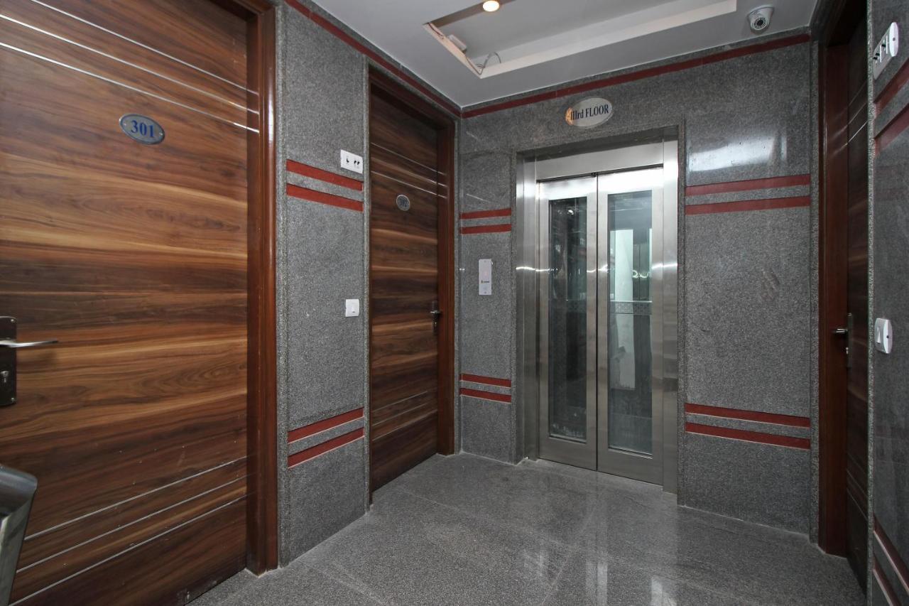 Oyo Hotel Blu Pebbles Near Delhi Airport 新德里 外观 照片