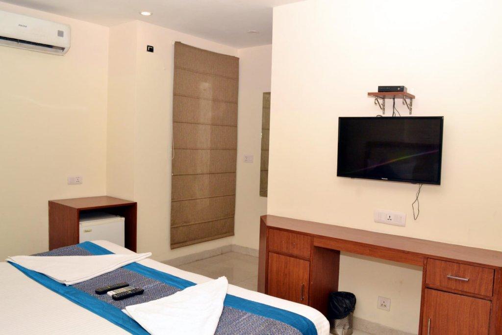Oyo Hotel Blu Pebbles Near Delhi Airport 新德里 外观 照片