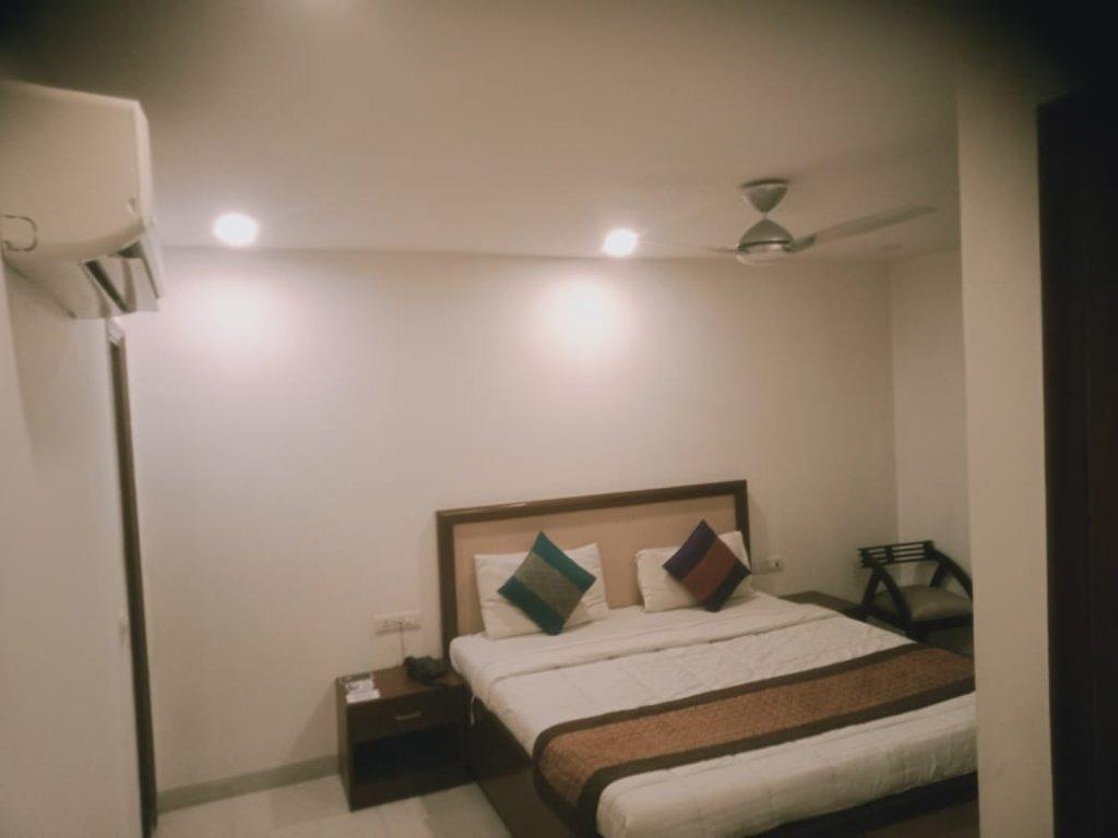 Oyo Hotel Blu Pebbles Near Delhi Airport 新德里 外观 照片